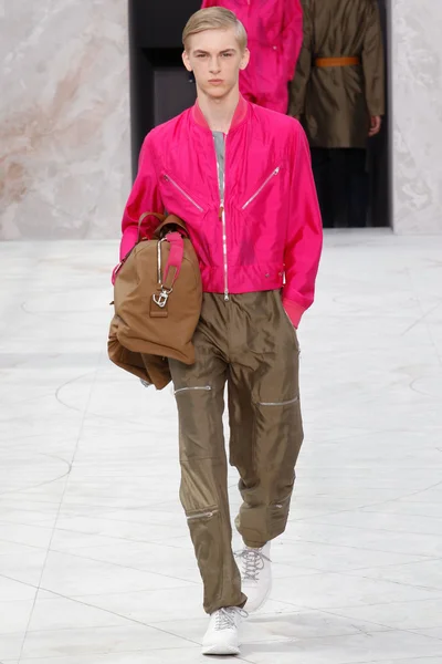 Look 27